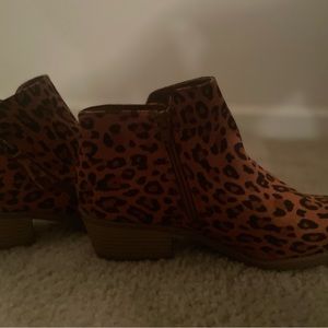 Arizona animal print booties size 8.5
